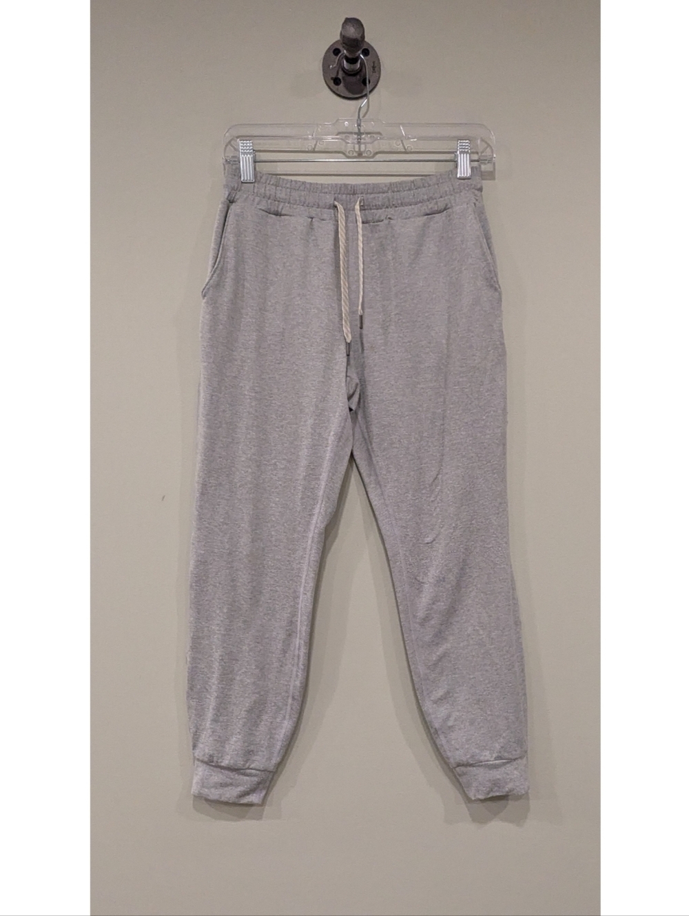 Vuori Performance Joggers In Heathered Grey Size XS